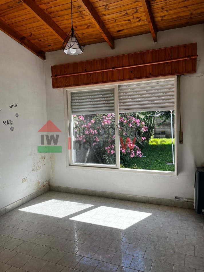 OPORTUNIDAD! CASA EN VENTA EN ESQUINA 