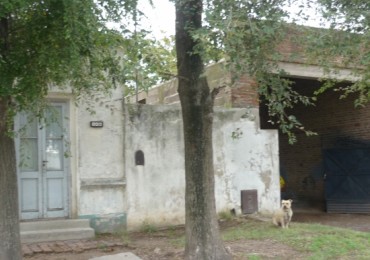 Casa Antigua a refaccionar con Galpón