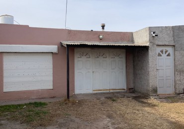 Casa con posibilidad de PERMUTA. 