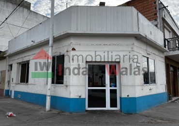 LOCAL COMERCIAL EN ESQUINA